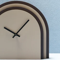 Orologio da tavolo centrale beige