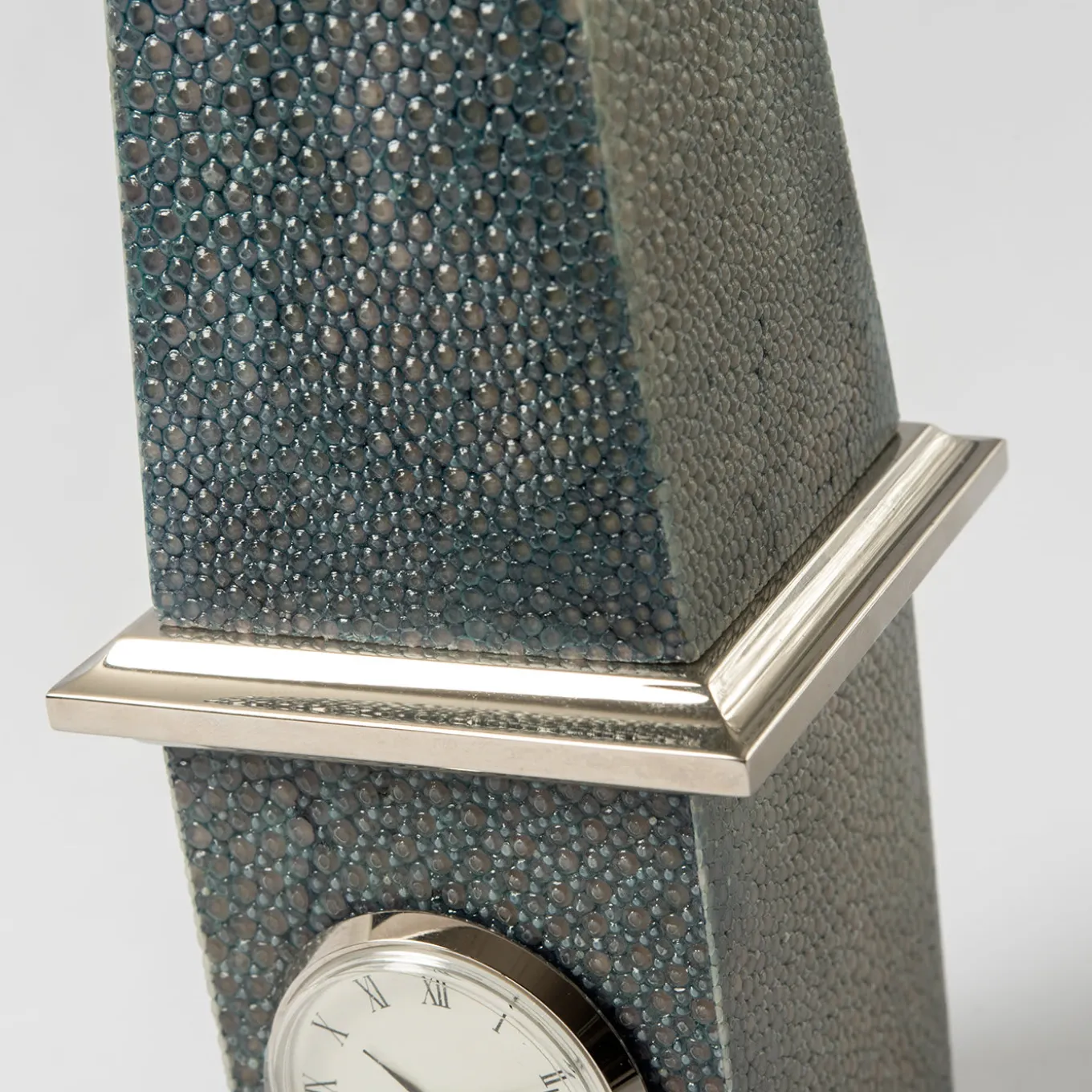Orologio Galucharme Luxor Obelisk di Nino Basso