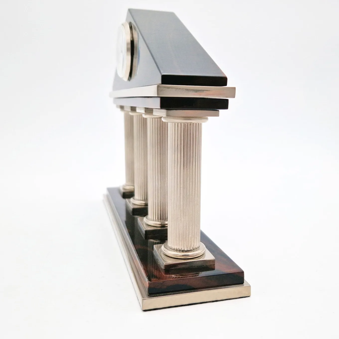 Orologio scultura Partenone di Nino Basso