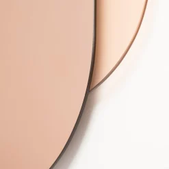 Personale Il suo specchio rosa