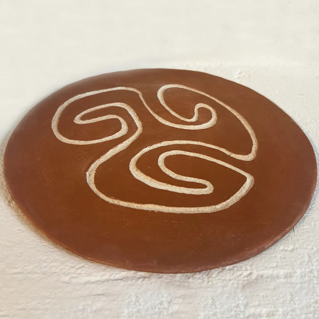 Piatto decorativo in ceramica marrone Eng 3 Terra