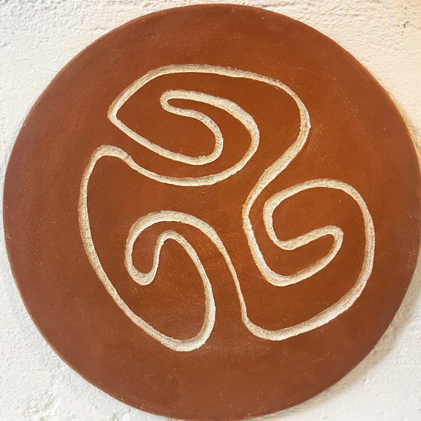 Piatto decorativo in ceramica marrone Eng 3 Terra