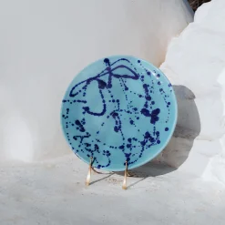 Piatto decorativo in ceramica celeste e blu