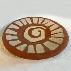 Piatto decorativo in ceramica marrone Eng 1 Terra