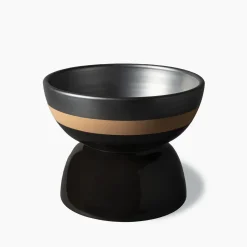 Piccolo centrotavola nero di Ettore Sottsass