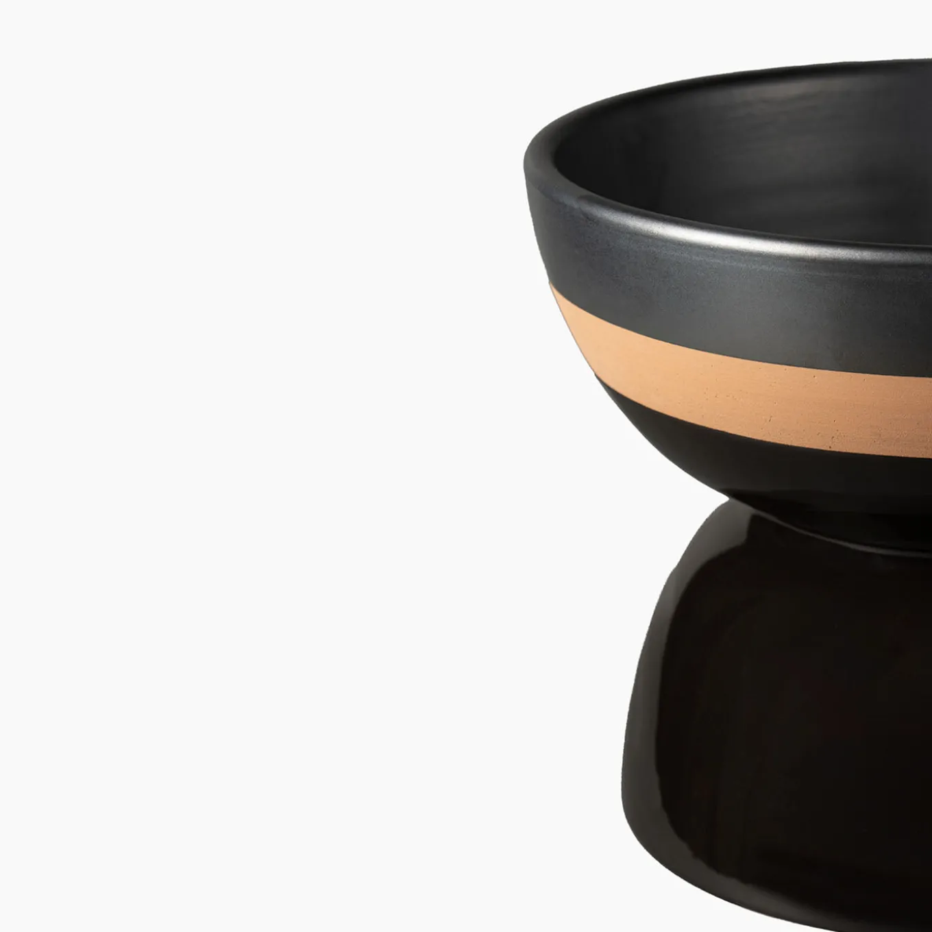 Piccolo centrotavola nero di Ettore Sottsass