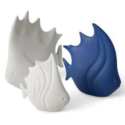 Piccolo pesce tropicale in ceramica bianca