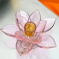 Portacandele in Vetro Rosa Lotus di Summerill & Bishop