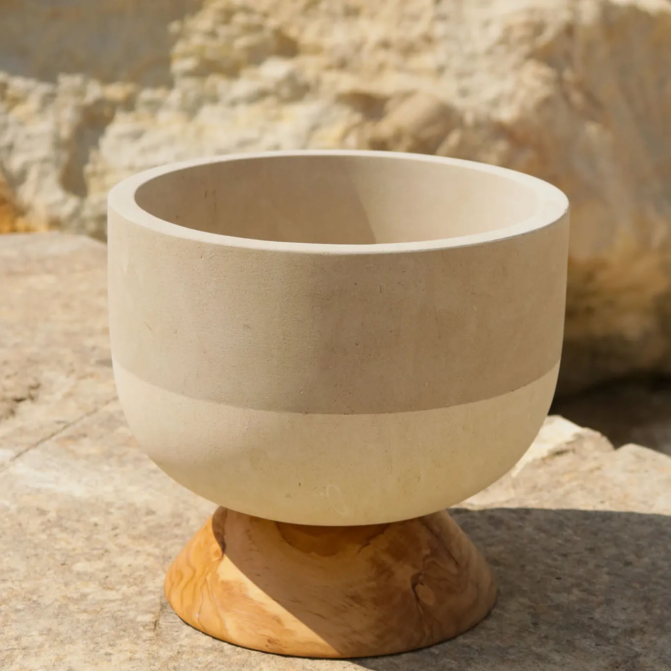 Rito N. 3 B Coppa Decorativa in Legno d'Ulivo e Pietra Leccese