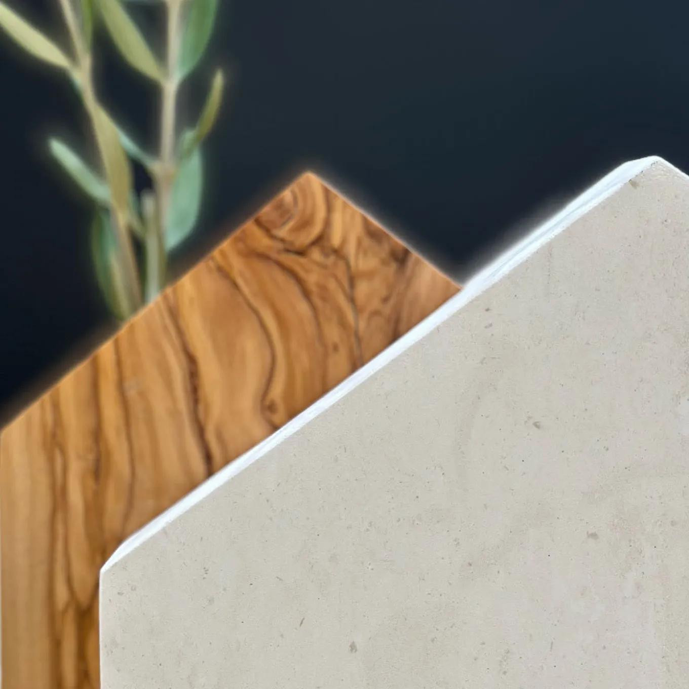Ruderi 05 Scultura in Legno d'Ulivo e Pietra Leccese