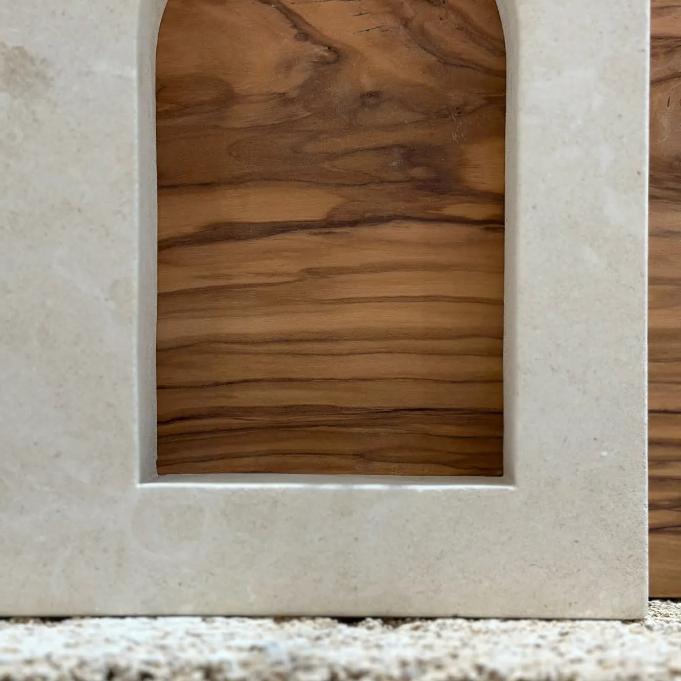 Ruderi 04 Scultura in Legno d'Ulivo e Pietra Leccese