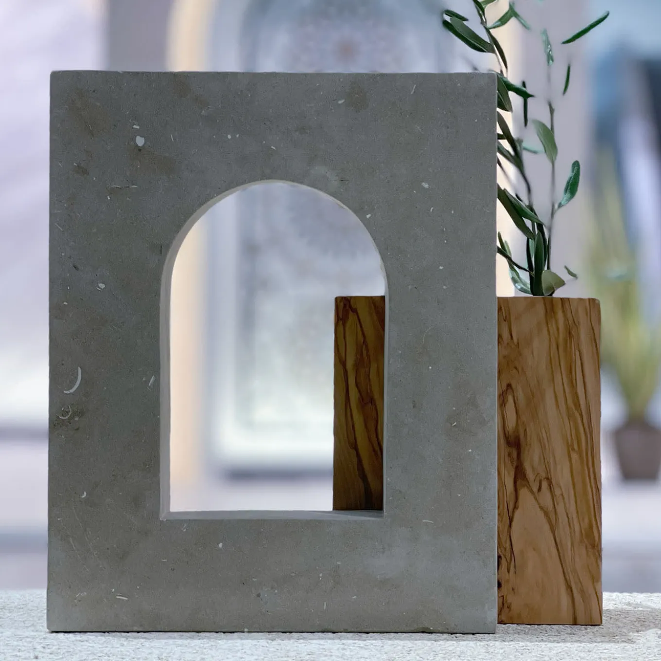 Ruderi 03 Scultura in Legno d'Ulivo e Pietra Leccese