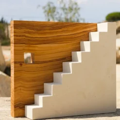 Ruderi 06 Scultura in Legno d'Ulivo e Pietra Leccese