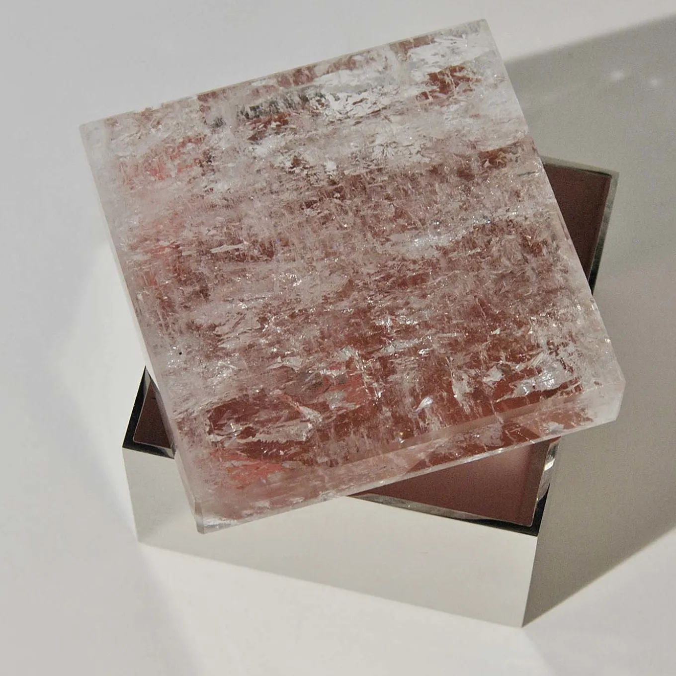 Scatola di quarzo rosso in ottone