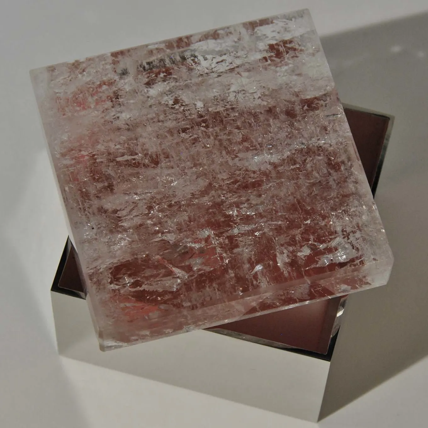 Scatola di quarzo rosso in ottone