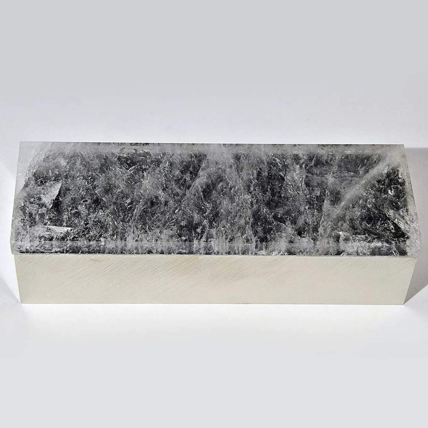 Scatola in ottone di quarzo verde scuro