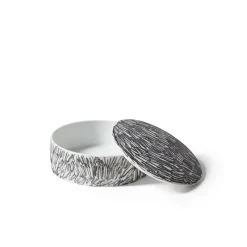 Scatola rotonda in bianco e nero Post Scriptum di Formafantasma #2