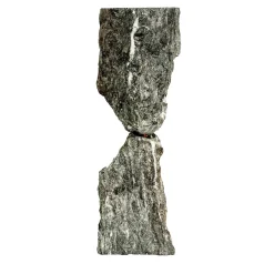Scultura a testa in giù