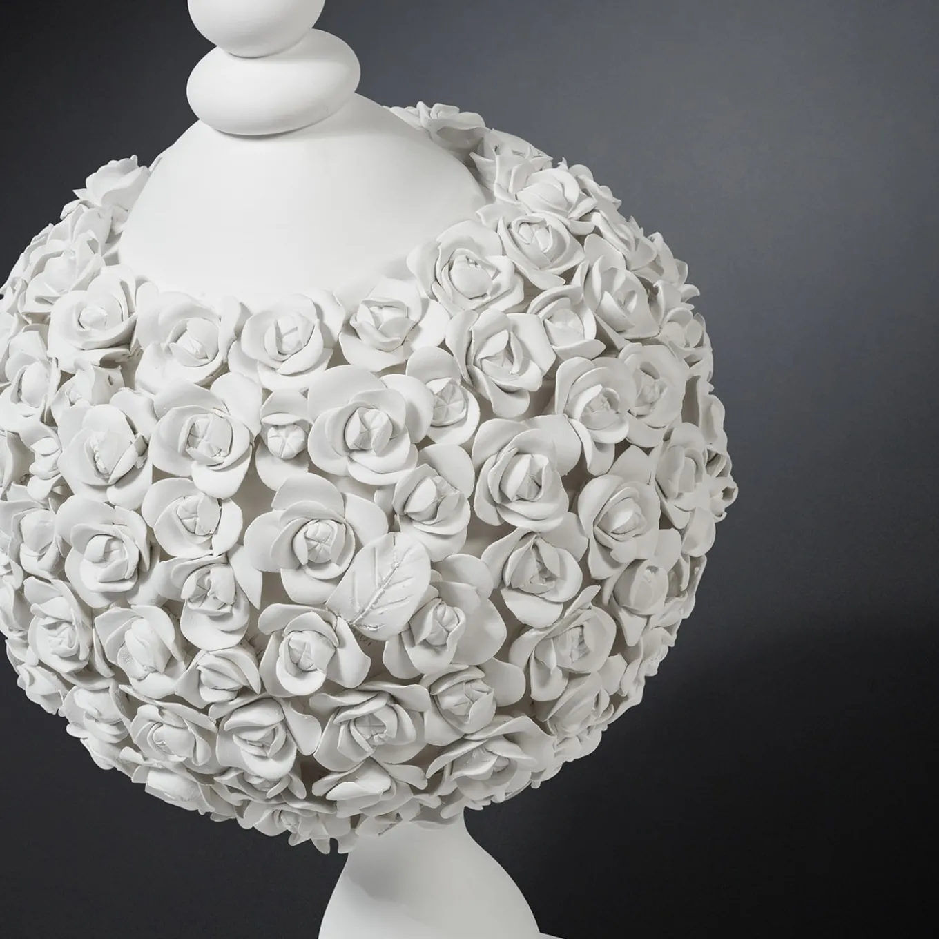 Scultura Coco Camelie Bianco