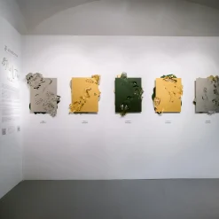 Scultura da parete Amore di Matteo Cibic