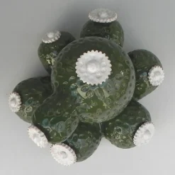Scultura di cactus in ceramica Boulder Avenue di Tullio Mazzotti