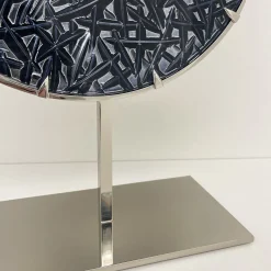 Scultura di occhi neri