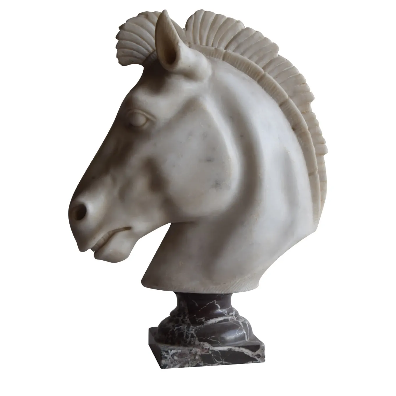 Scultura di testa di cavallo