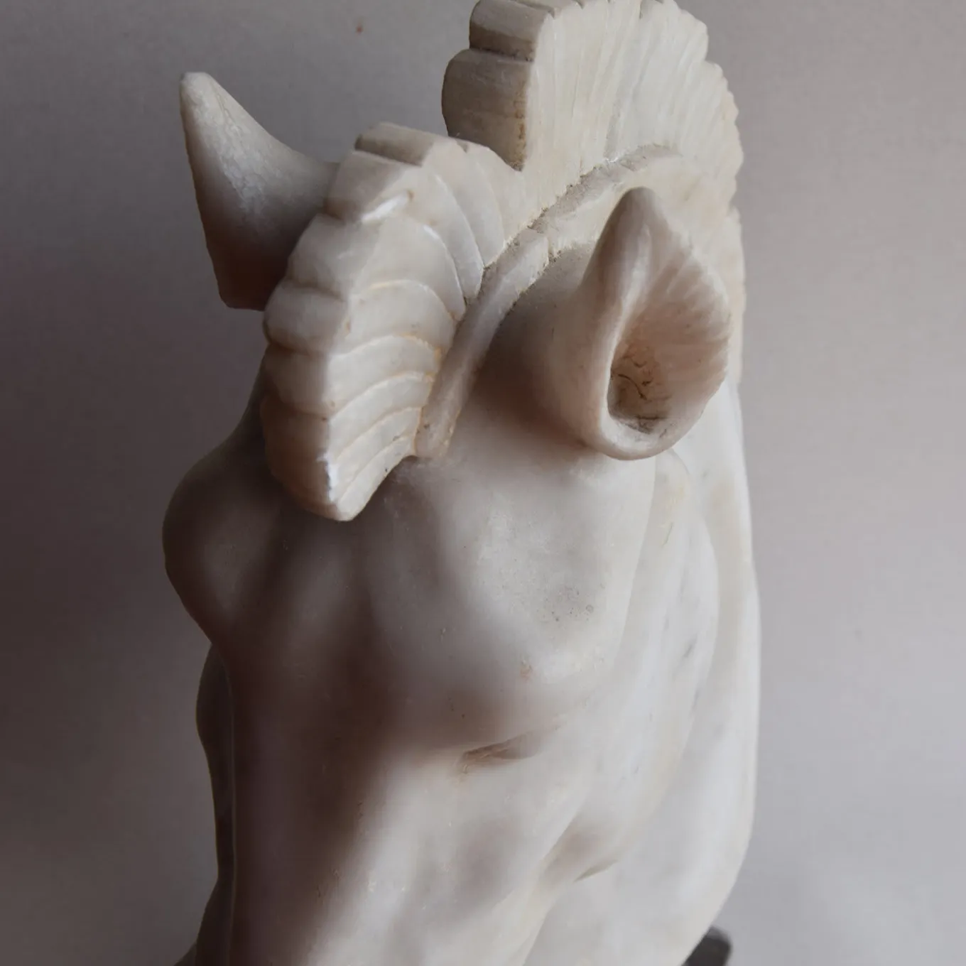 Scultura di testa di cavallo