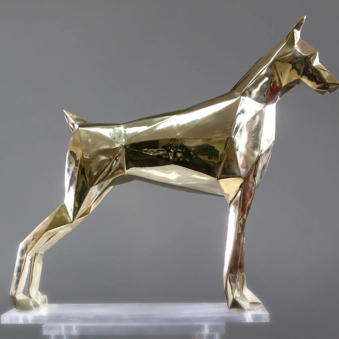 Scultura Doberman in bronzo spazzolato