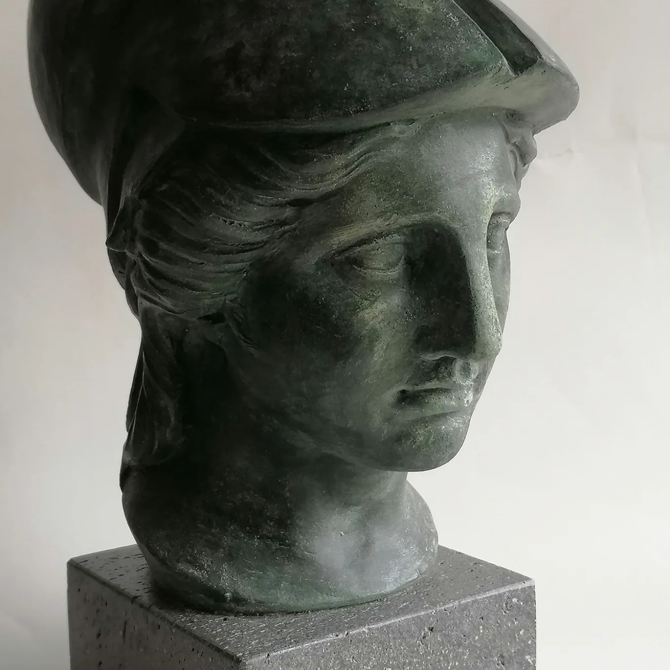Scultura in ceramica bronzo Athena