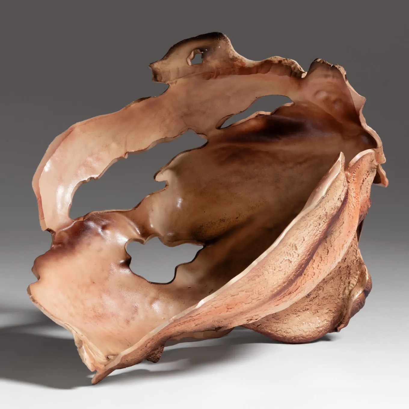Scultura in ceramica marrone Courmayeur di Assia Karaguiozova