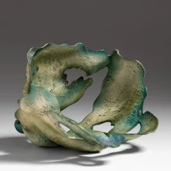 Scultura in ceramica verde Courmayeur di Assia Karaguiozova
