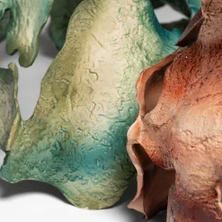 Scultura in ceramica verde Courmayeur di Assia Karaguiozova