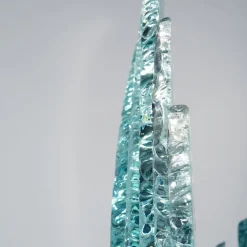 Scultura in cristallo d'onda con acquamarina