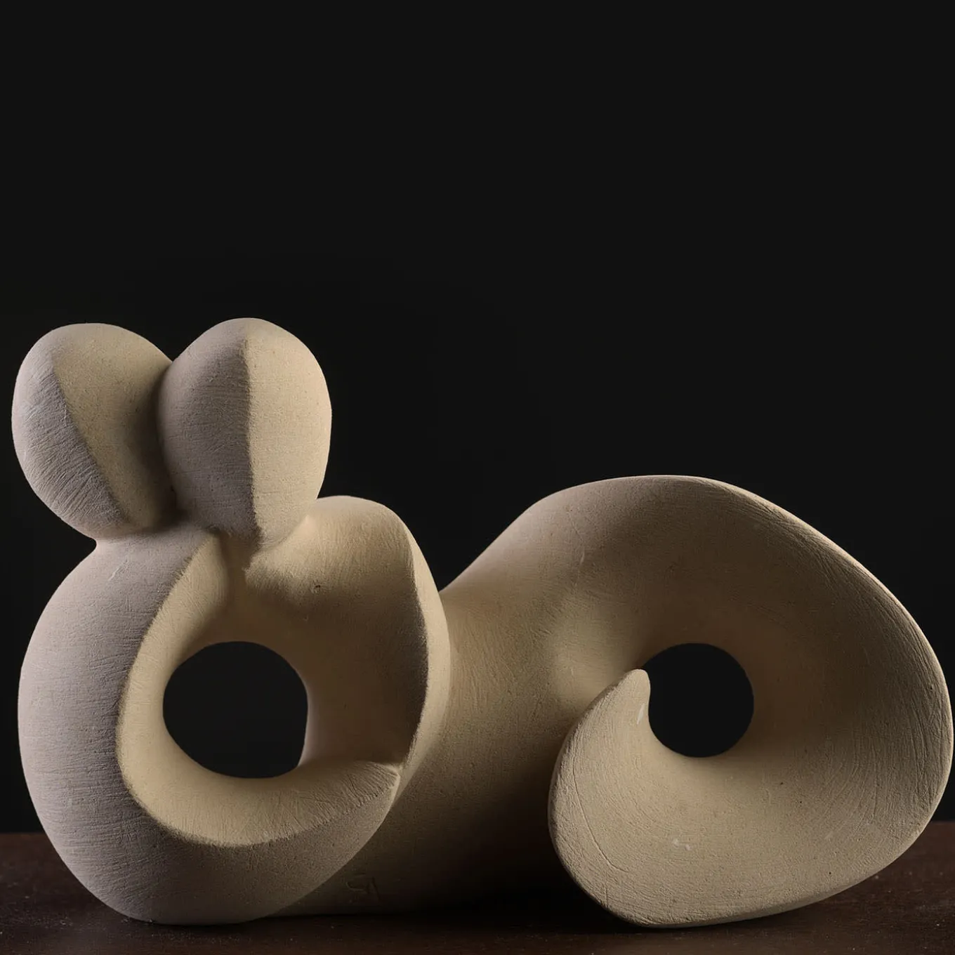 Scultura in Pietra di Lecce Tra le Onde