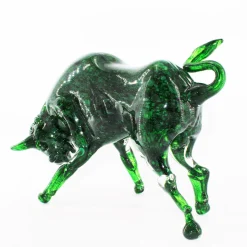 Scultura in vetro di Murano con toro verde