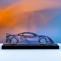 Scultura McLaren in filo metallico