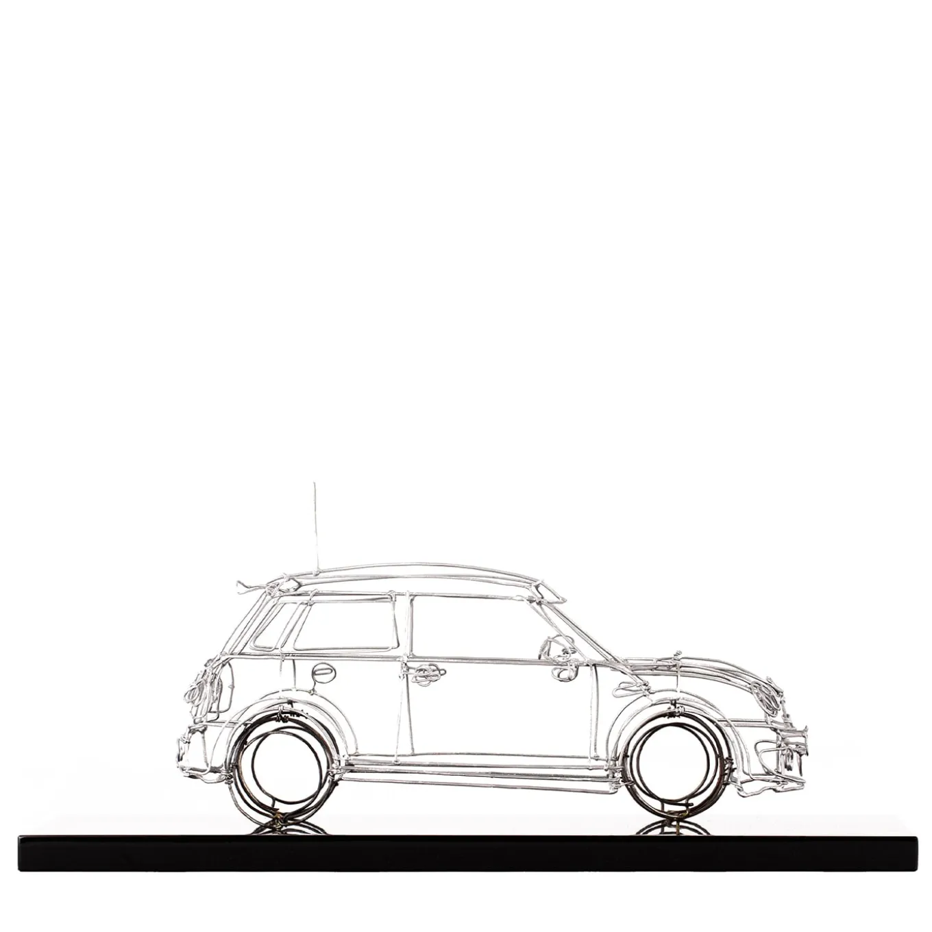 Scultura Mini Cooper in filo metallico