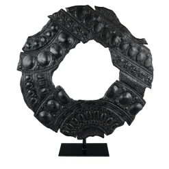 Scultura Néra in ceramica con piedistallo di Gabriele Mengoni