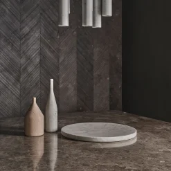 Scultura Omaggio a Morandi in marmo bianco di Carrara