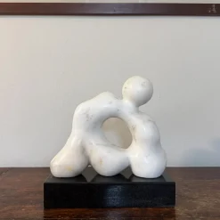 Scultura Quieto Equilibrio in Marmo Calacatta Carrara di Piero Speranza
