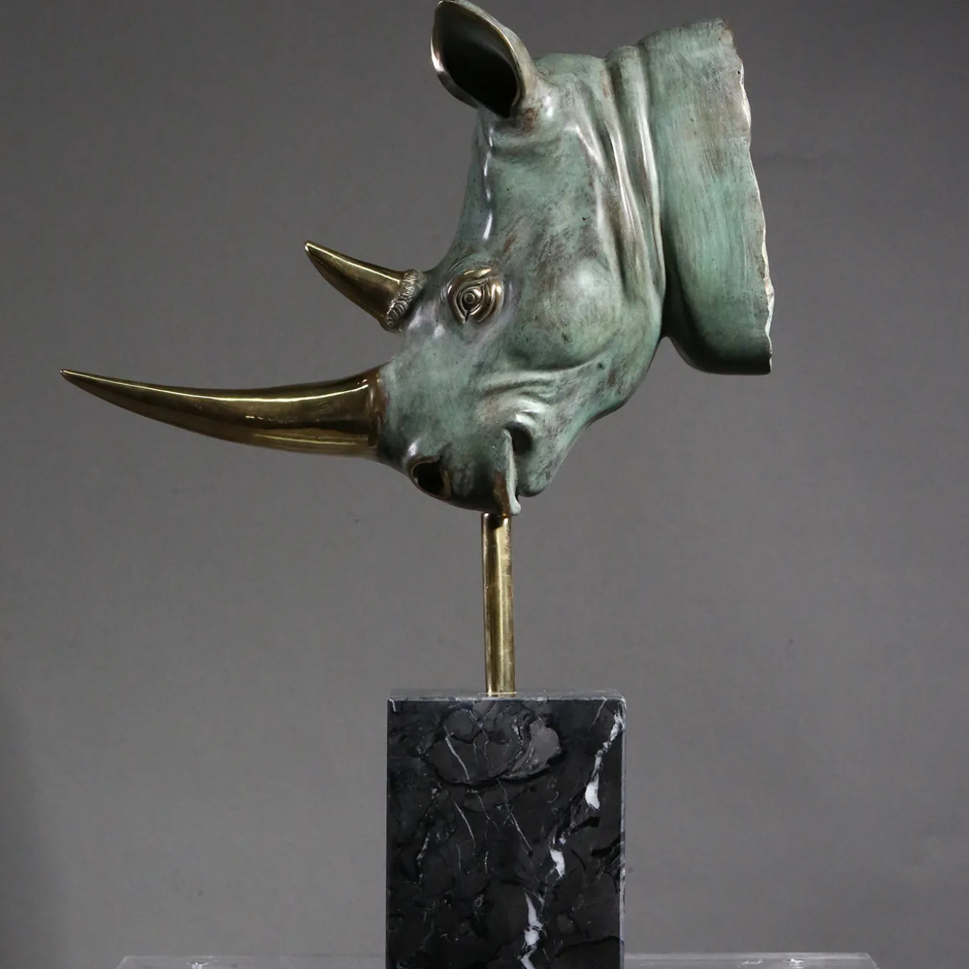 Scultura Testa di rinoceronte Piccola in bronzo