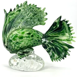 Scultura verde di pesce tropicale