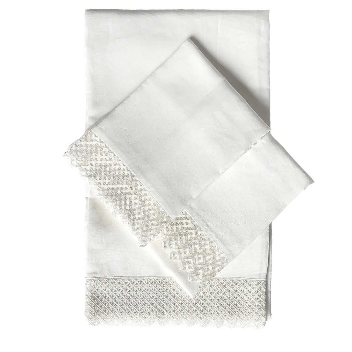 Set da letto in lino bianco con macramè