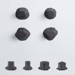 Set di 4 pomelli neri per porte Solido #1 di Nicole Valenti