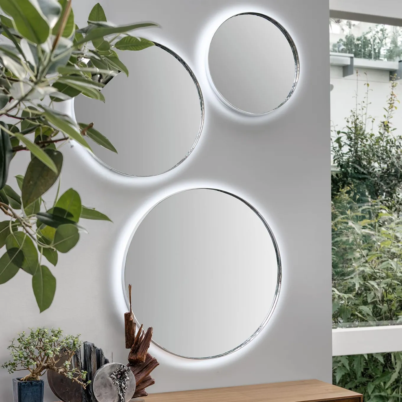 Set di 2 specchi da parete a LED Face To Face di Giuseppe Bavuso