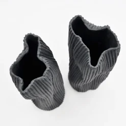 Set di 2 vasi decorativi "Paesaggio 25 Black #2" di Nino Basso