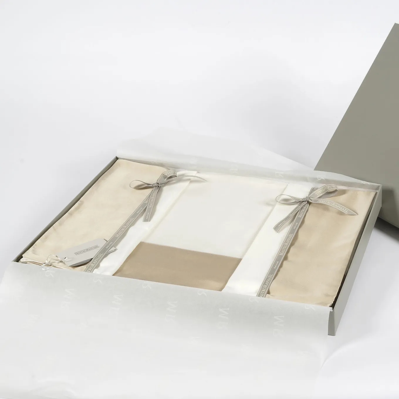 Set di lenzuola e due federe in raso di cotone beige Tivoli