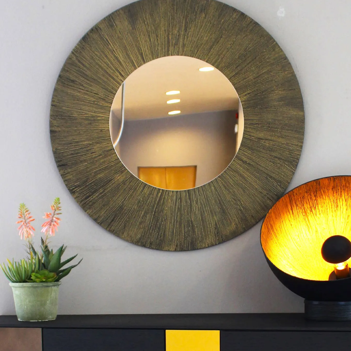 Sole Specchio Tondo Luminoso Decorato Con Resina Spazzolata A Raggiera Color Oro E Bronzo