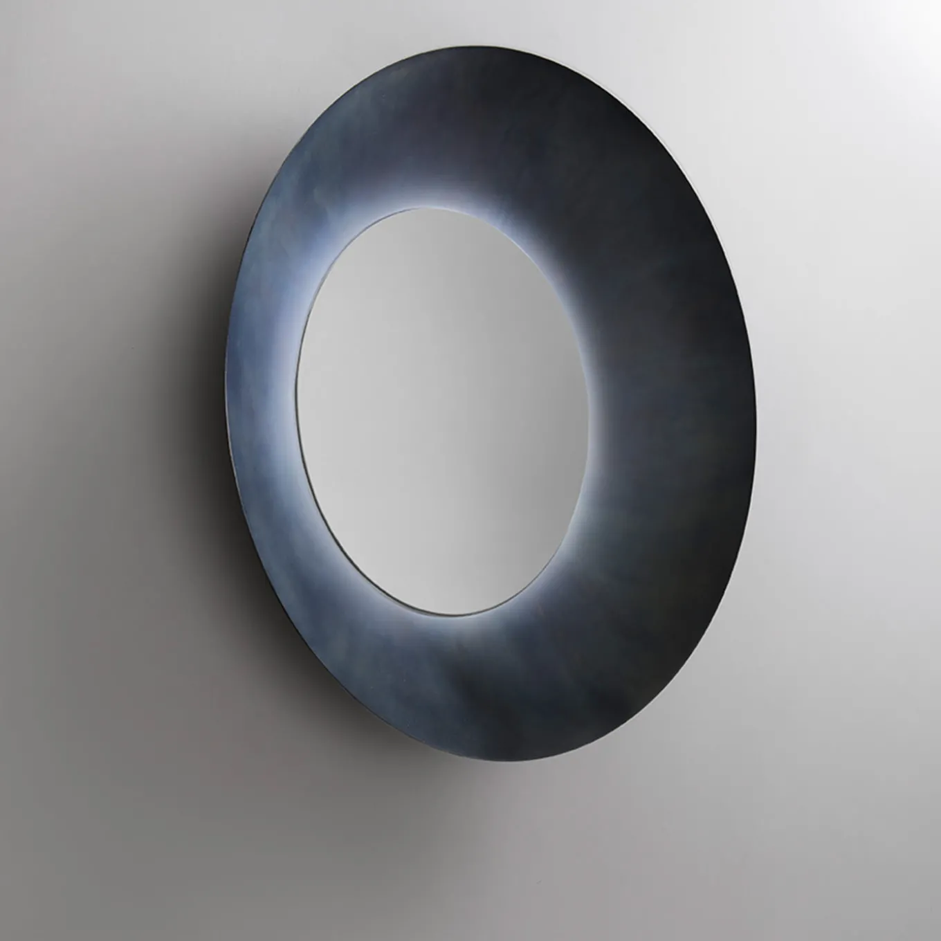 Specchio da parete Brame in acciaio inossidabile con luce LED di R&D De Castelli